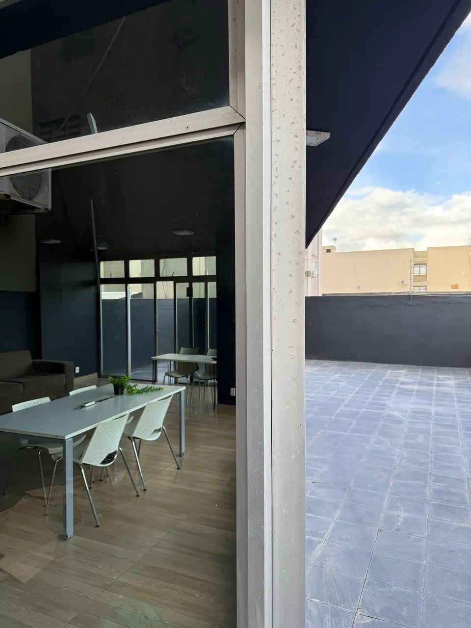 ALUGO SALA MOBILIADA NA AV. GETÚLIO VARGAS