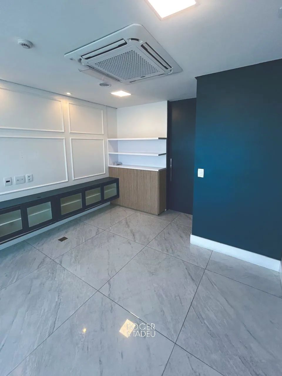 SALA COMERCIAL PRONTA - RIOMAR TRADE CENTER - 43M² - MOBILIADA - Foto 3