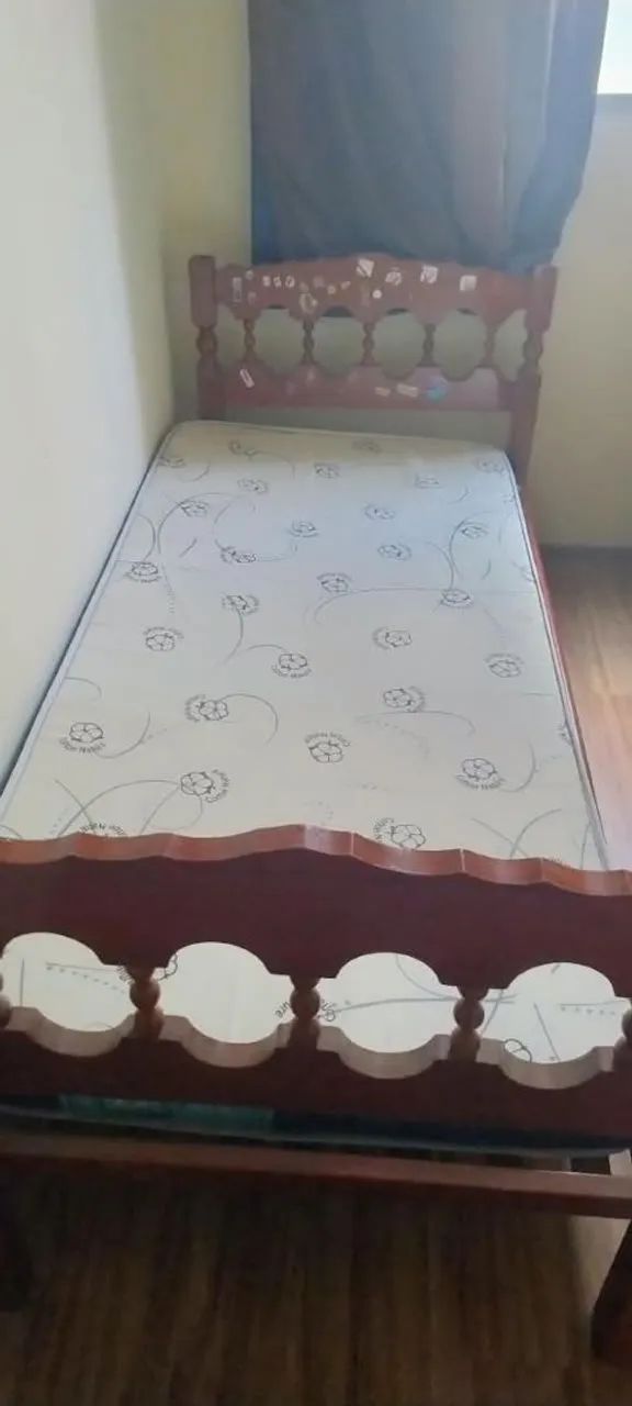 Cama de solteiro com colchão 