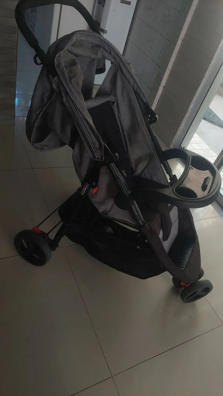 Carrinho de bebê + bebê conforto 