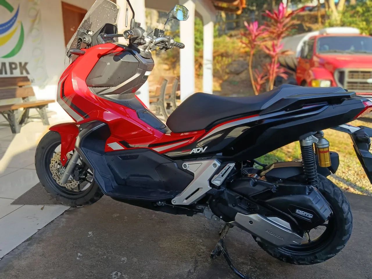Honda ADV 2023 com apenas 2000 km - Foto 4