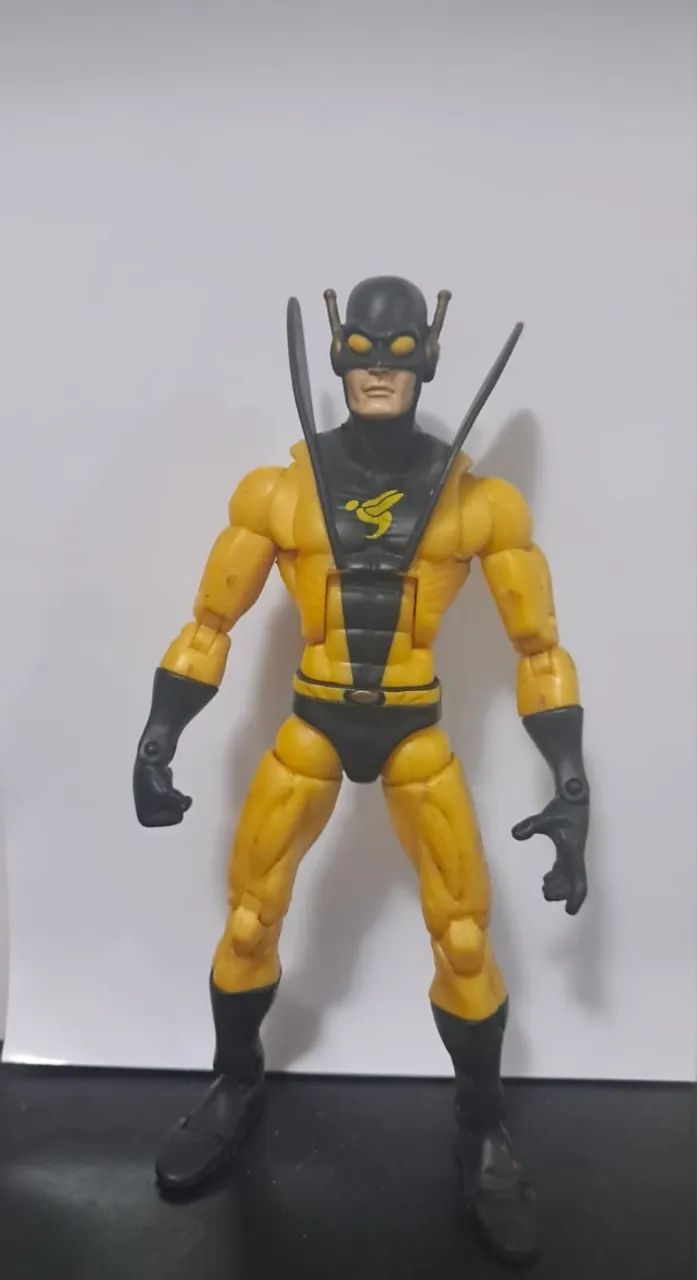 Jaqueta Amarela Marvel Legends Hasbro