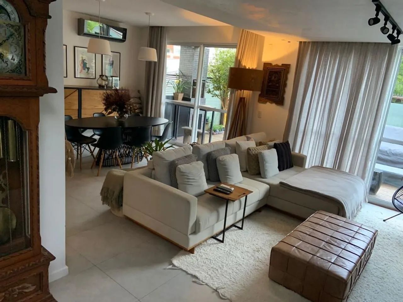 Casa com 03 Suítes, 240m² no Córrego Grande
