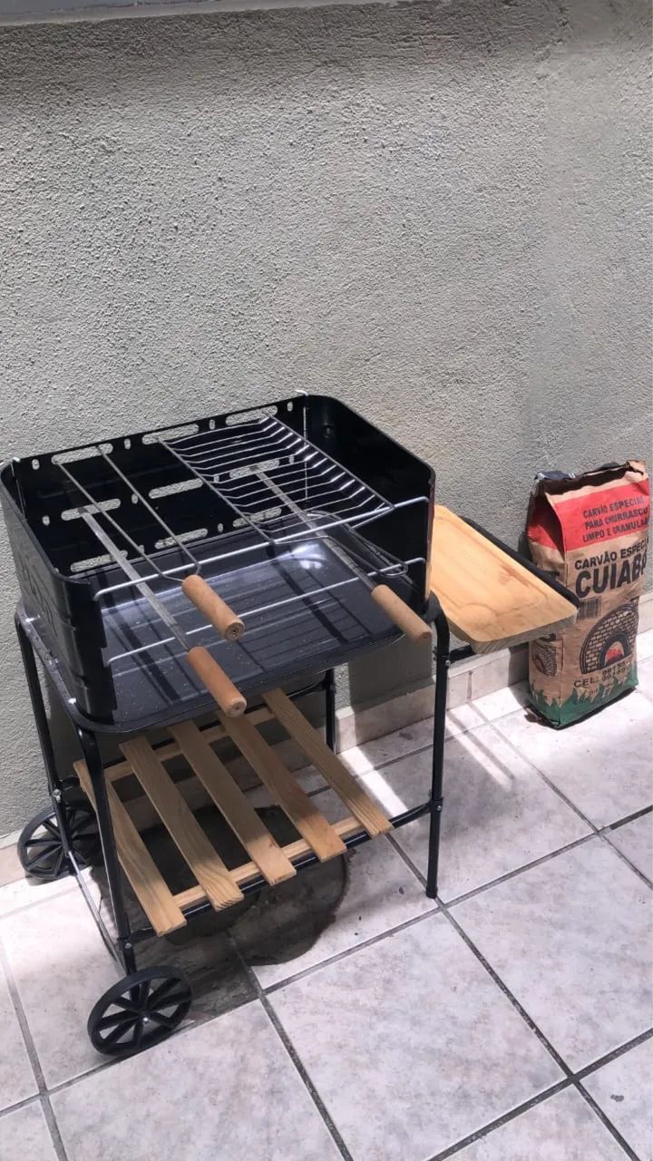 Churrasqueira Nova, nunca usada