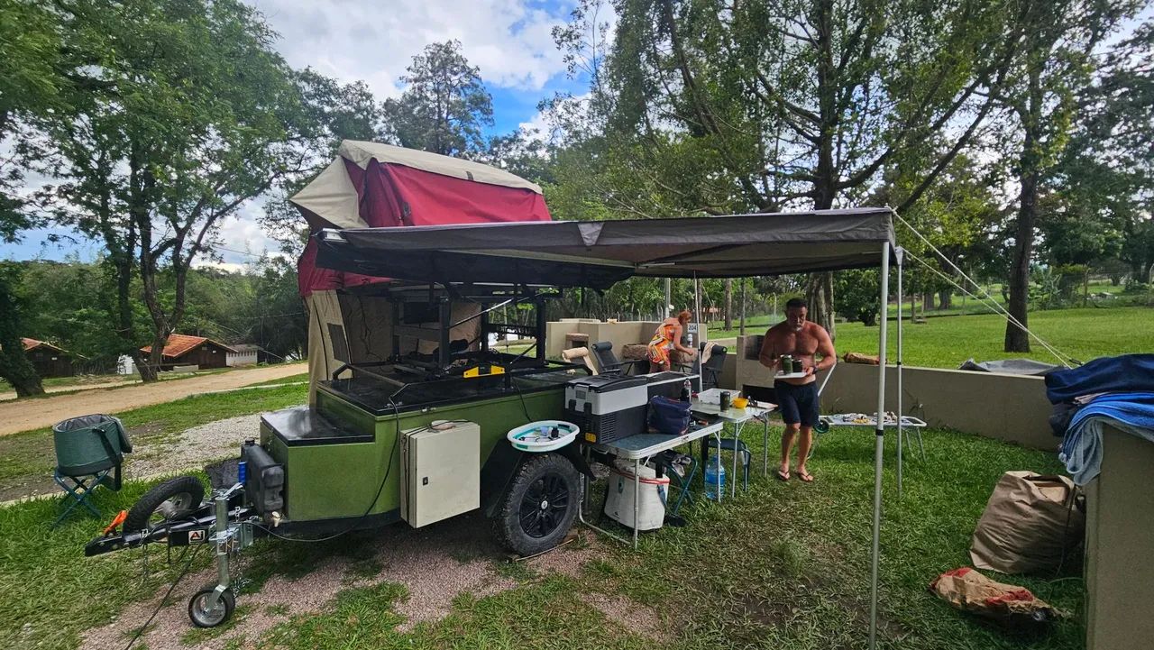 Carreta Off Road com Barraca de Teto, completa