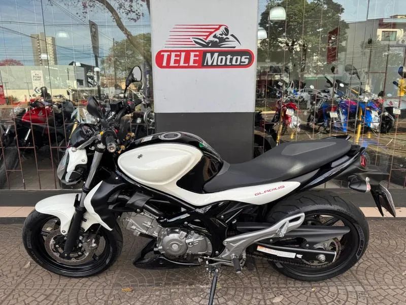 SUZUKI GLADIUS 2015 - Foto 2
