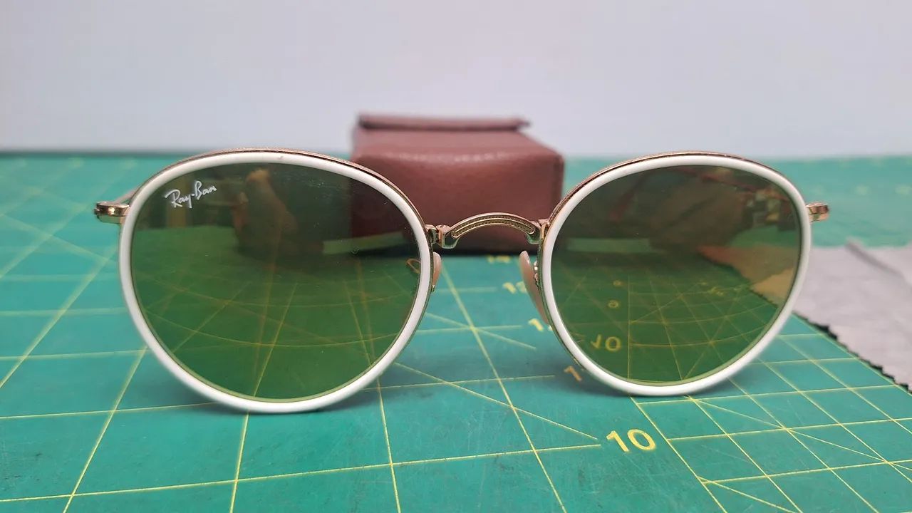 Óculos Ray-Ban Round RB 3517 metal dourado friso branco redondo