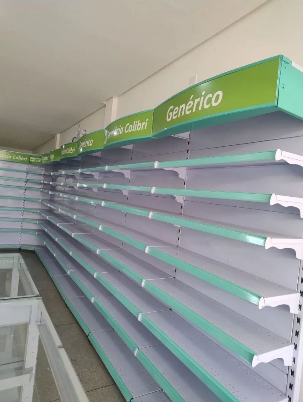 Gôndolas e Balcões pra Farmácia - Foto 5