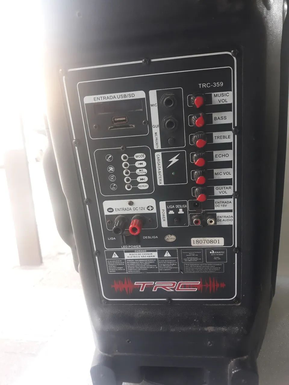 CAIXA DE SOM AMPLIFICADA. TRC359