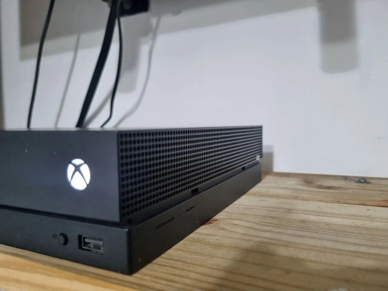 Xbox One X 1TB - Foto 2