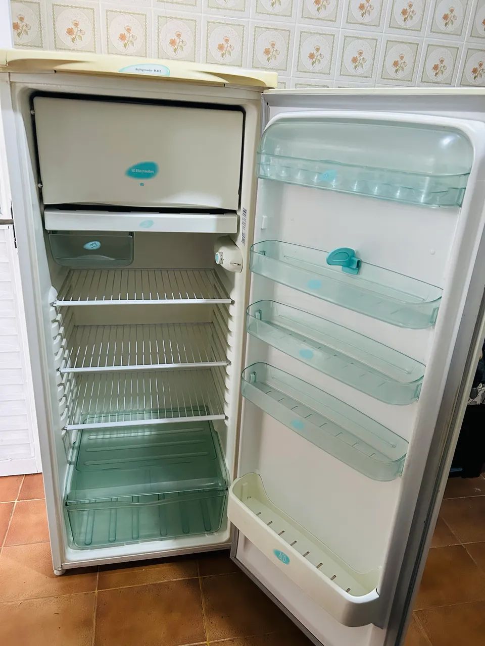 Refrigerador Electrolux R310 com degelo - Foto 3