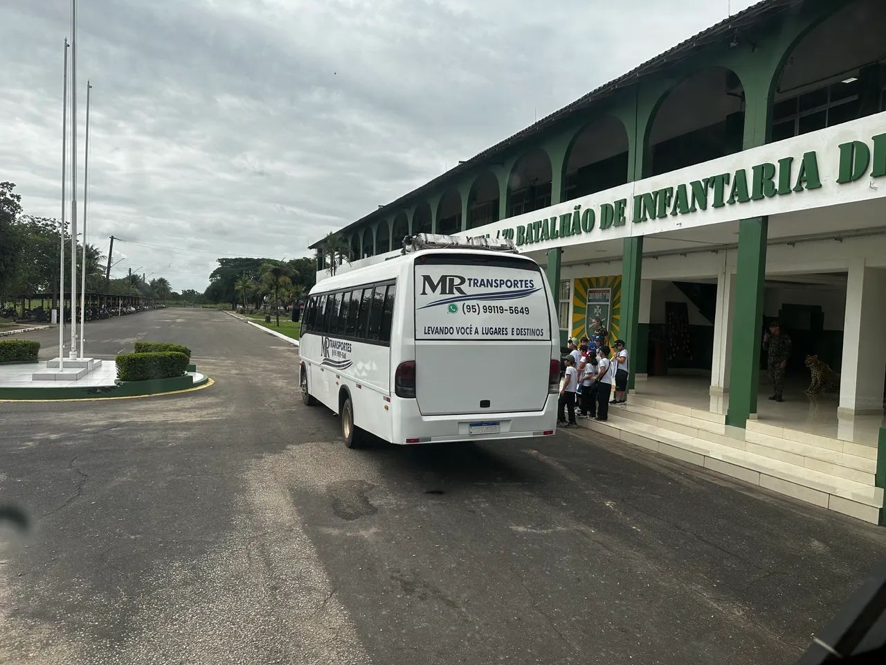 Frete ou aluguel micro onibus  - Foto 2