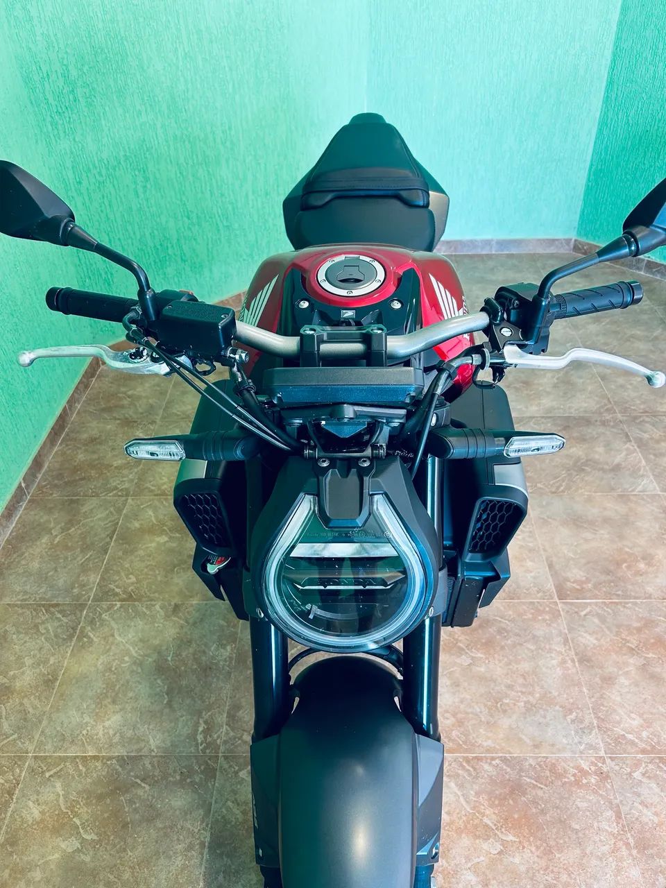 CB650R E-CLUTCH muito nova - Foto 3