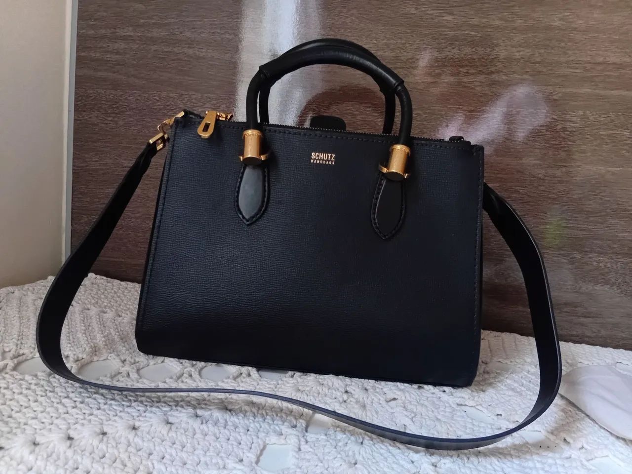 BOLSA SCHUTZ SEMI NOVA ORIGINAL MÉDIA 