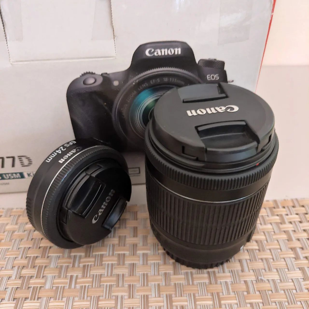 Canon modelo  77D - Foto 2