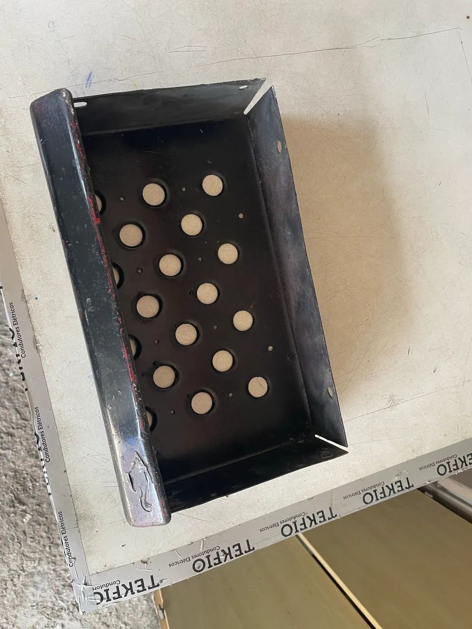 Estribo piso Ford cargo 