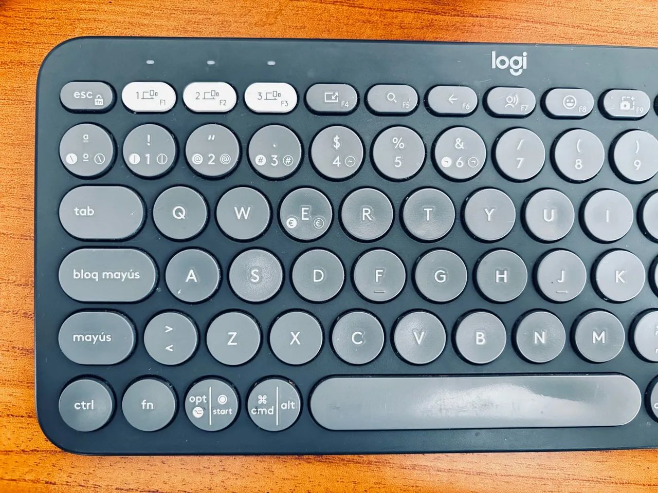 Teclado Logitch multi conexão  - Foto 3