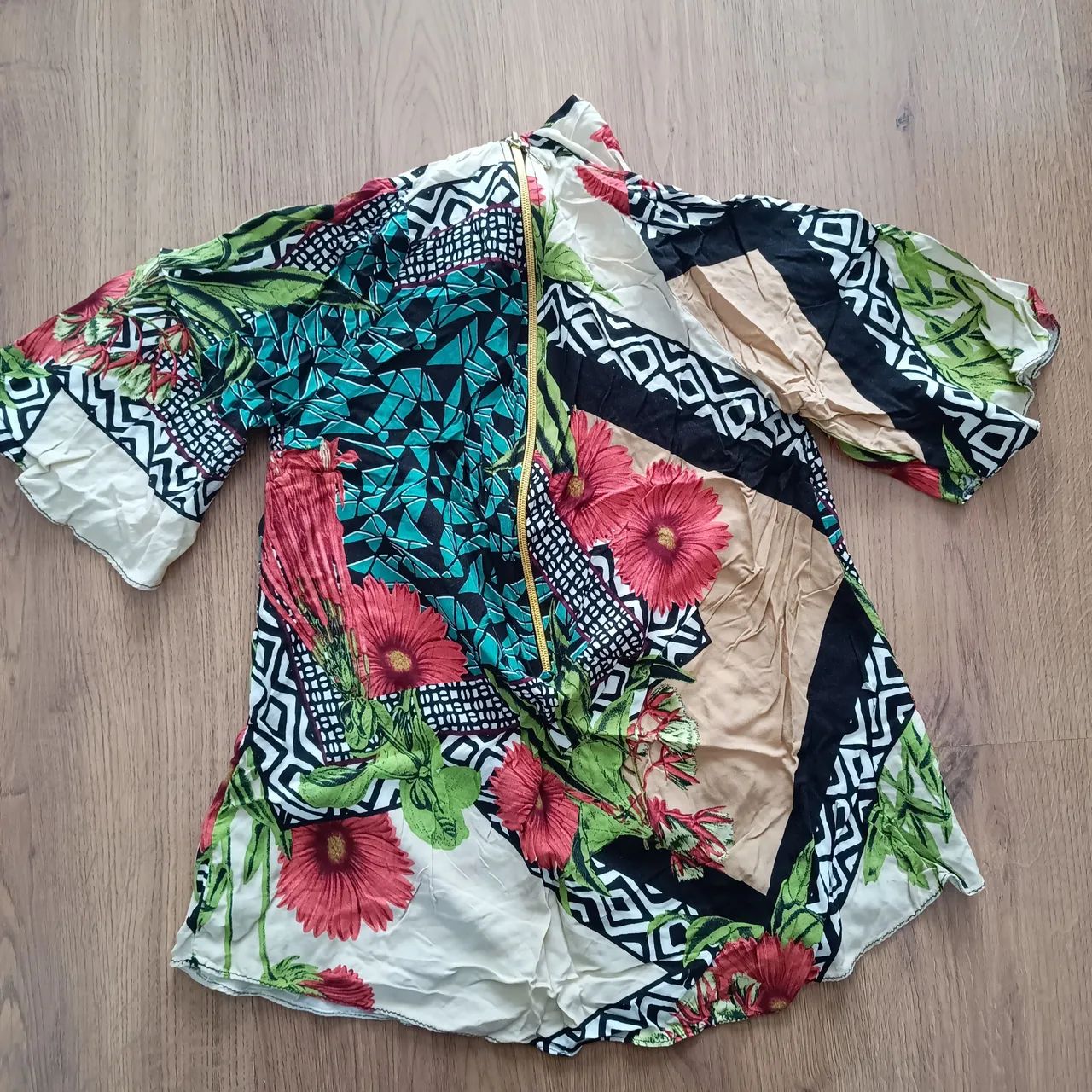 Blusa M feminina estampado com zíper brechó  - Foto 3