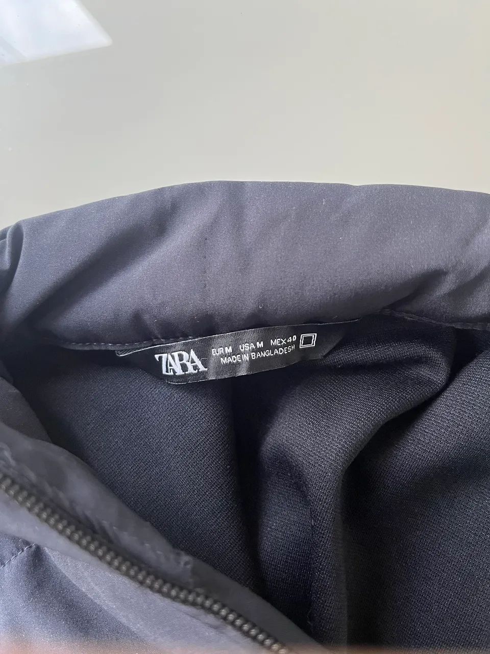jaqueta zara com colete puffer preta - Foto 2