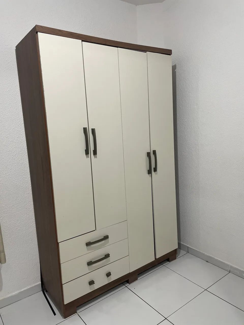 GUARDA ROUPA