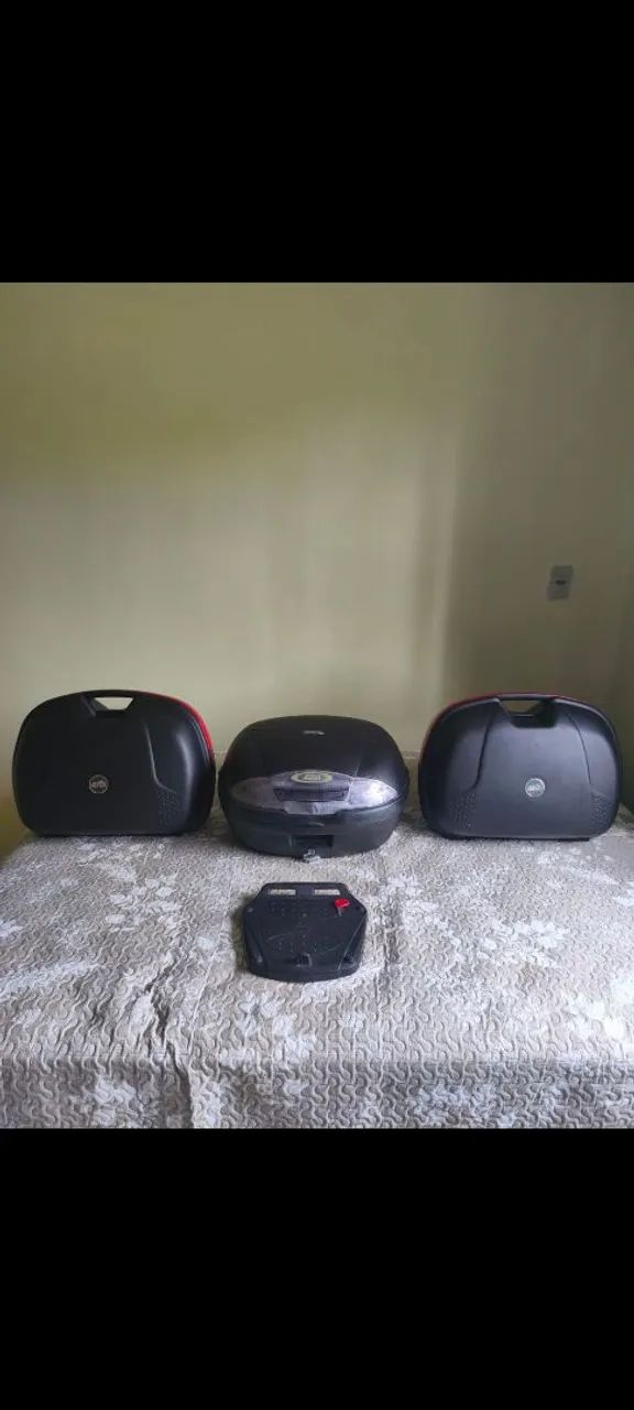 Vendo conjunto de Baús Givi.