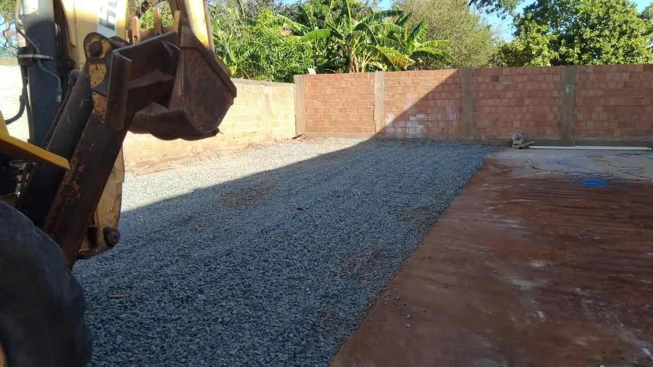 Serviço Retroescavadeira  - Foto 5