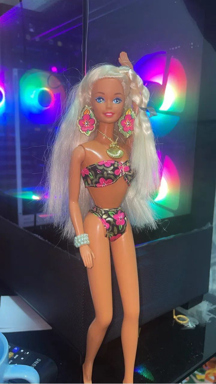 Barbie teopical aplash