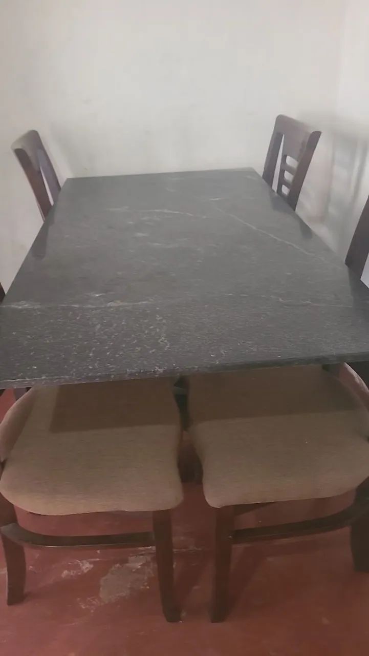 Mesa de Granito/Mármore 4 Cadeiras em Madeira - Ótimo Estado - Foto 2