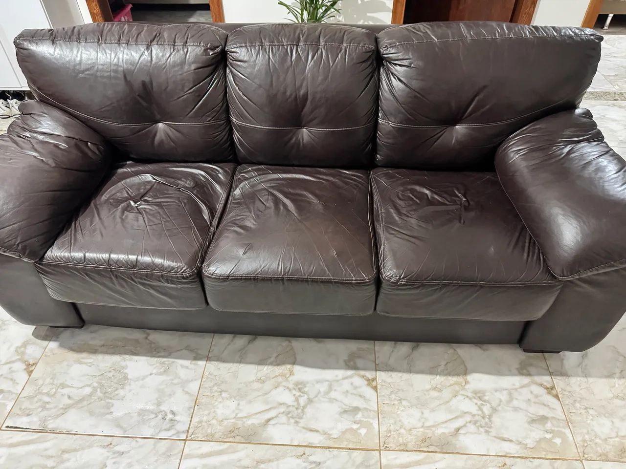 Sofá courino 3 lugares