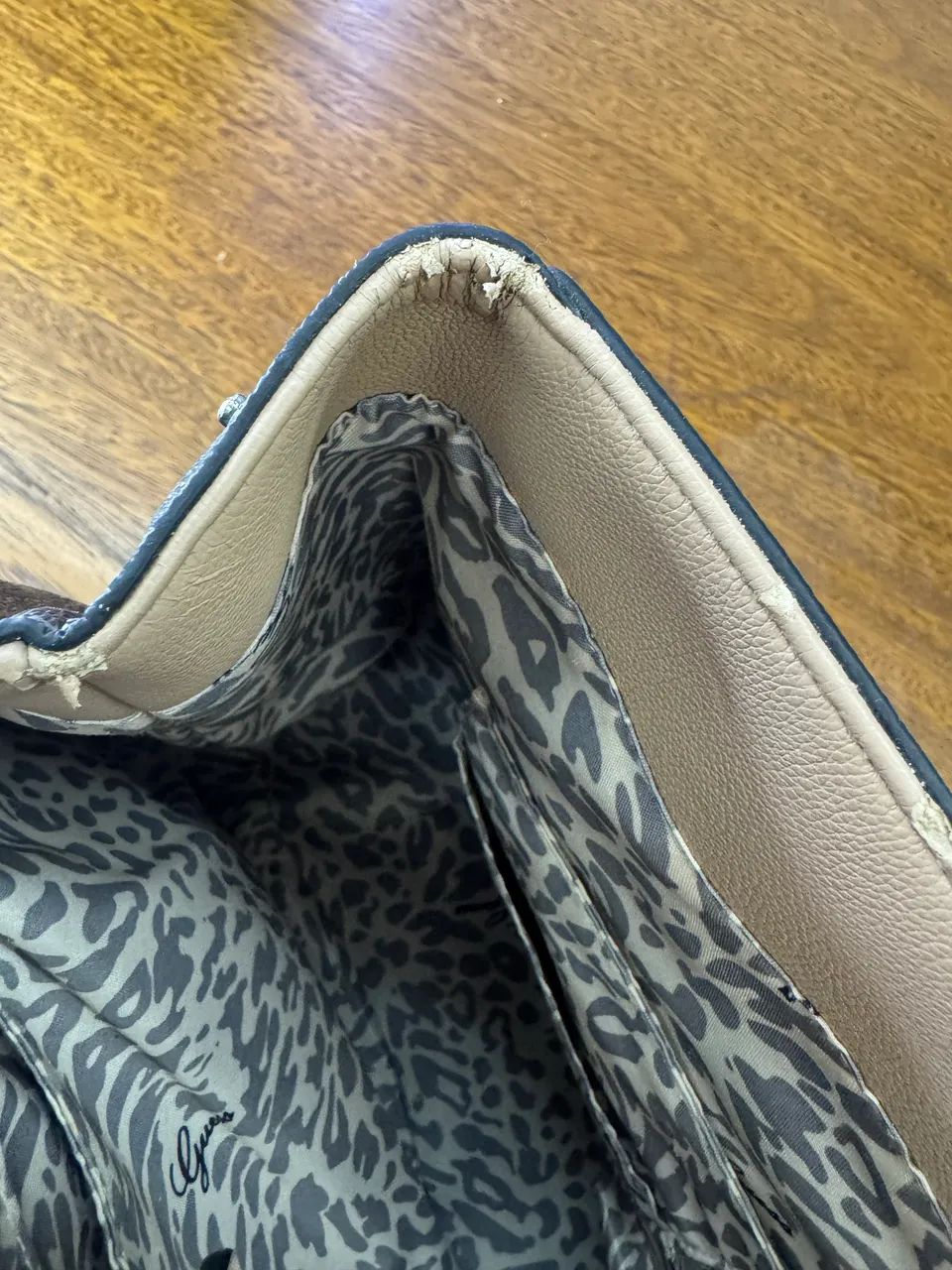 Bolsa Feminina Guess Meridian - Foto 5