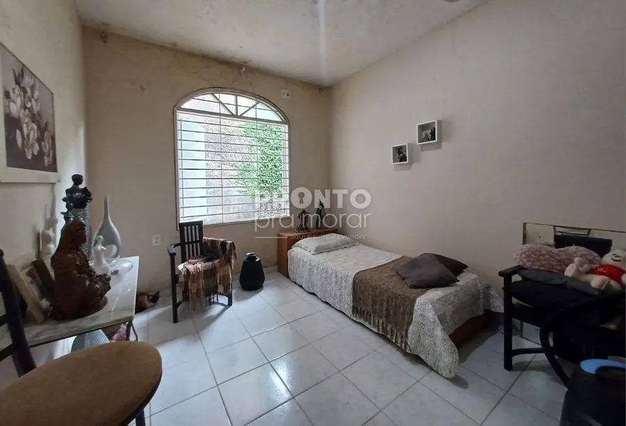 Casa com 4 quartos em Candeias
