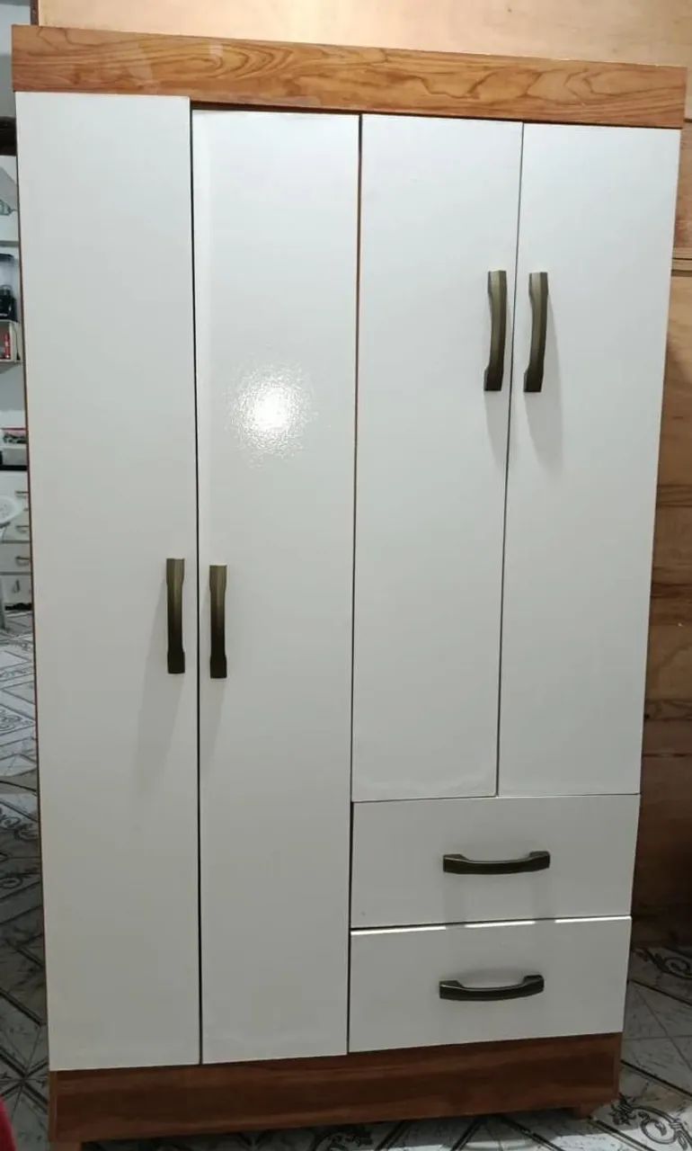 Guarda roupa solteiro 4 portas