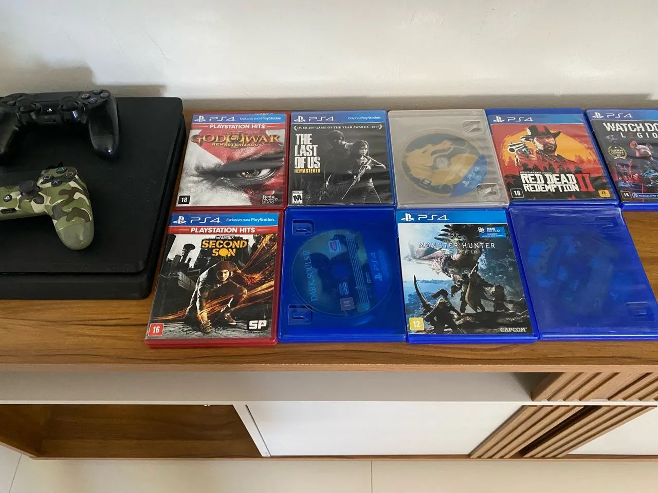 PS4 slim com 1TB com vários jogos e 2 controles. - Foto 3