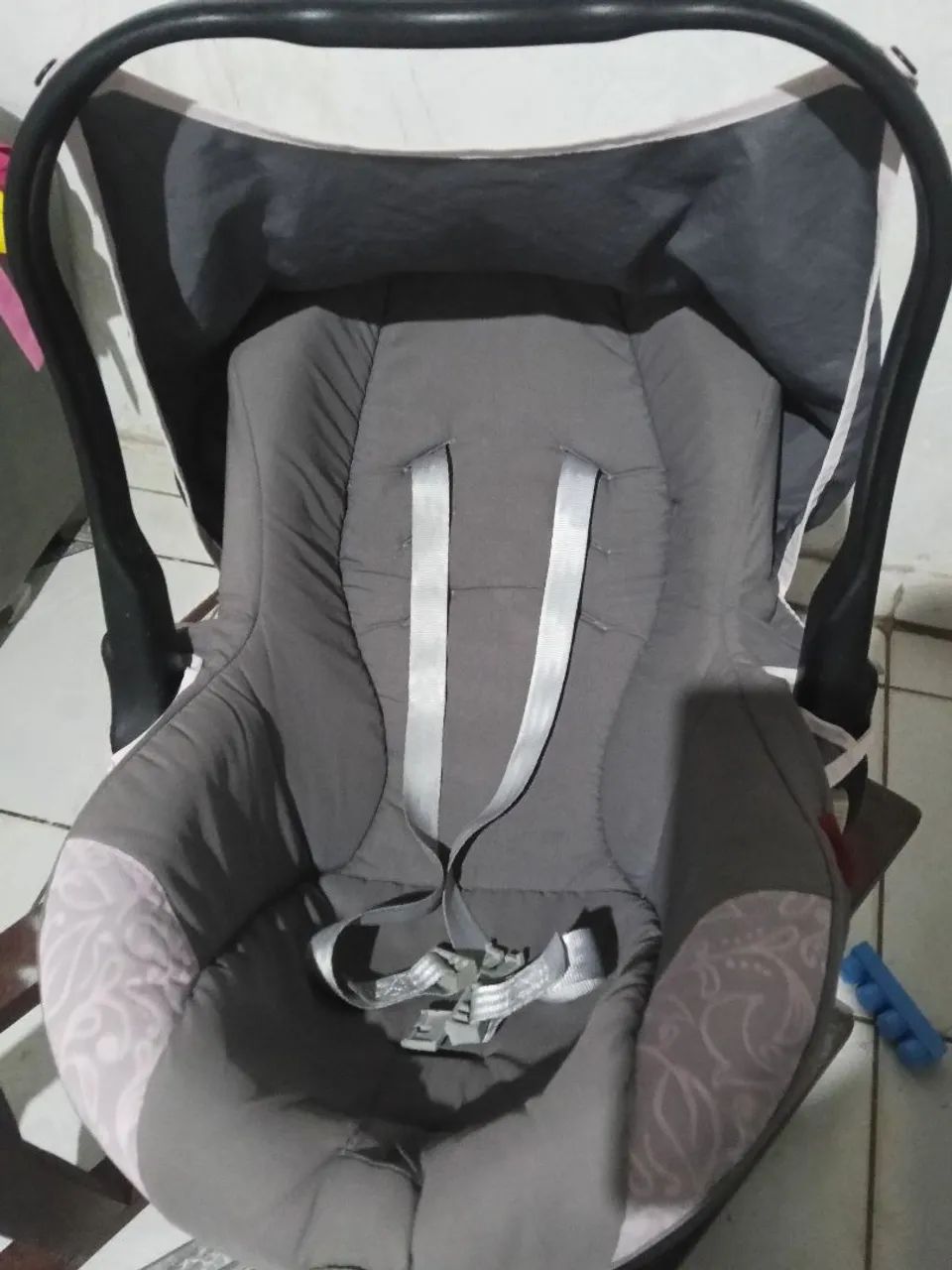 Vendo bebê conforto de menina - Foto 2