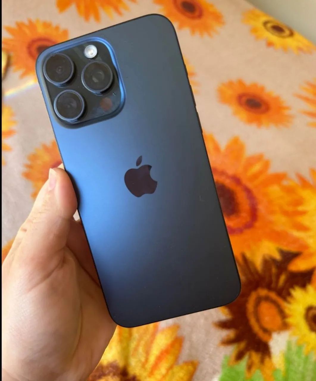 Vendo iPhone 15 Pro Max 512G novíssimo. Precisando urgente 