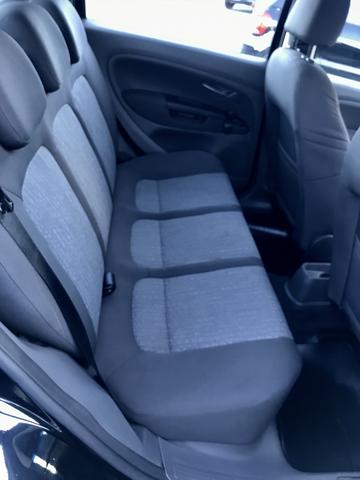 Fiat punto 1.6 essence 16v flex 4p manual 2011 - Foto 9