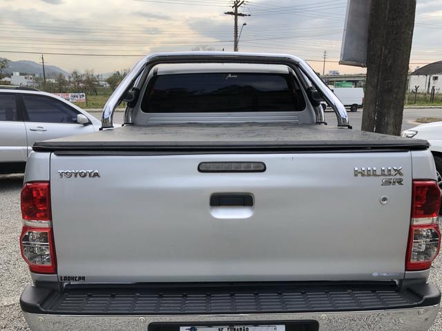 Hilux SR 4x2 no GNV muito econômica - Foto 11