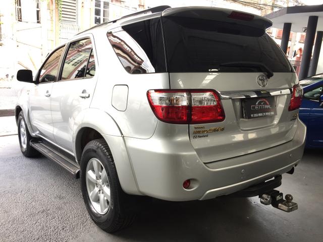 SW4 SRV 3.0 AT Turbo Diesel 4x4 7 lug 2010/2011 - Foto 3