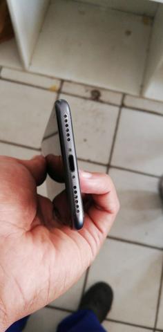 Vendo ou Troco iPhone 8 torna de 400 da minha parte - Foto 2