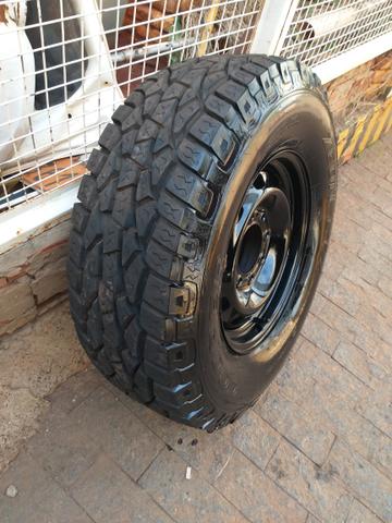 Step dodge ram pneu/roda novo$ 1.200.00 - Foto 4