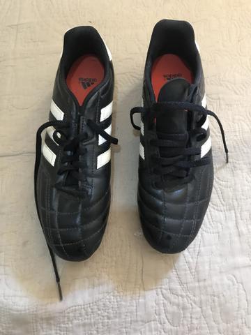 Chuteira adidas n40 - Foto 2