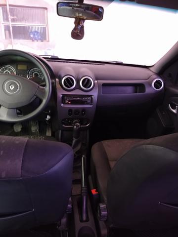 Vendo ou troco um Renault logan a gás legalizado - Foto 2