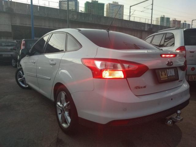 FORD FOCUS 2014/2014 2.0 SE PLUS SEDAN 16V FLEX 4P POWERSHIFT - Foto 6