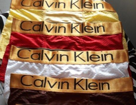 Kit com 4 Cuecas Boxer Calvin Klein