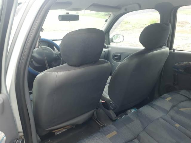 Clio 1.0 ano 2000 só R$ 5000 - Foto 5