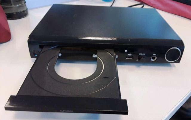Dvd Player Karaokê Cce Dvd-568usx C/ Entrada Usb