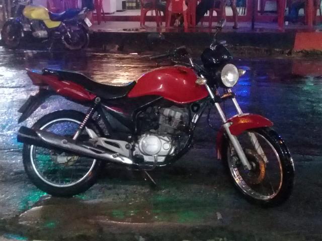Moto toda original não bate nada motor calado de fábrica tenho os dois documentos. 4.000 - Foto 2