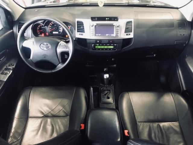 TOYOTA HILUX CD4X4 SRV - Foto 5