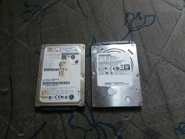 HDs: Toshiba: 320 gigas e Fujitsu: 160 gigas