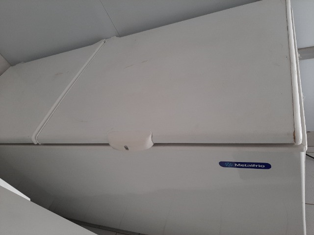 Freezer horizontal Metalfrio branco